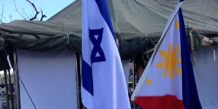 Flags of Israel and the Philippines after Typhoon Haiyan, 2013