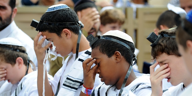 prayers at the Western Wall