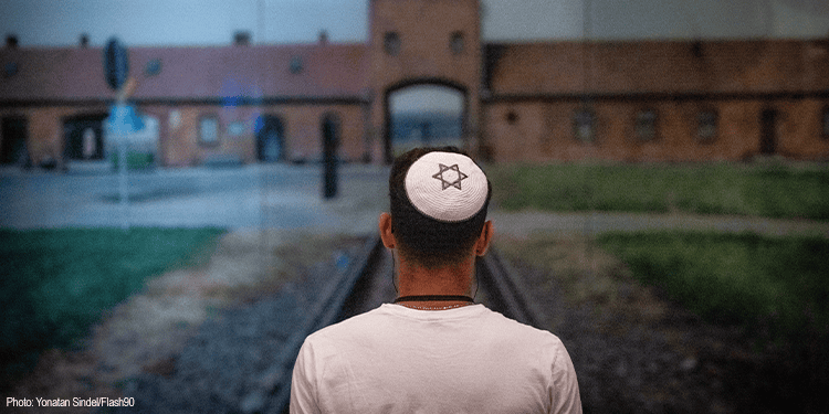 Visitors-seen-at-the-Yad-Vashem-Holocaust-Memorial-museum-in-Jerusalem