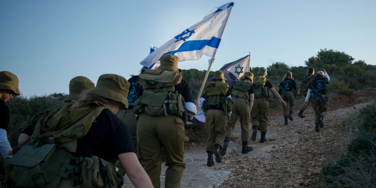 Female IDF trainees