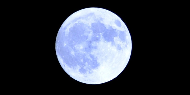 Full moon against a black background.