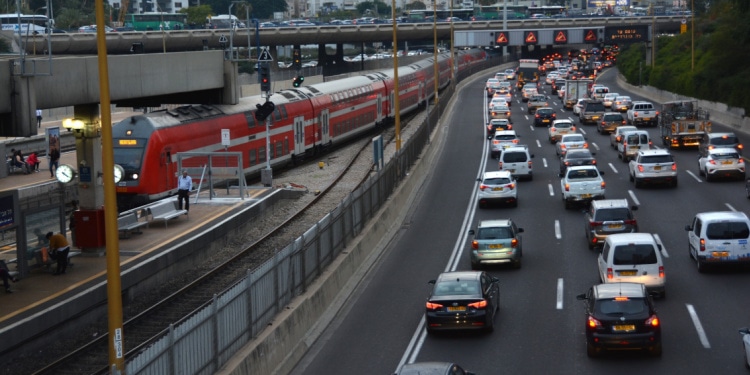 Congestion in Tel Aviv by the Savidor Central Rail Station