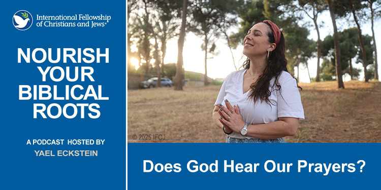 Yael Eckstein prays to God