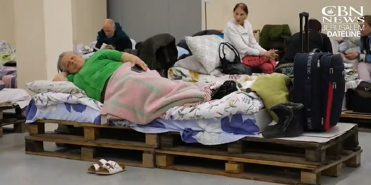 Ukrainian Holocaust survivors in refugee center, April 2022