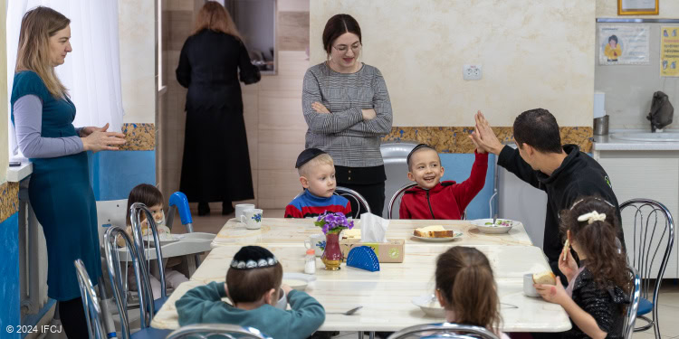 Children at Fellowship-supported Jewish school in Ukraine.