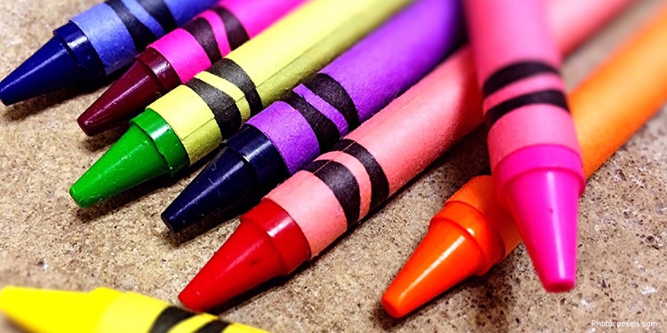 Close up images of crayons.