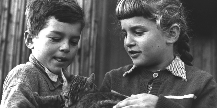 Children take care of every living creature in northern Israel, 1954