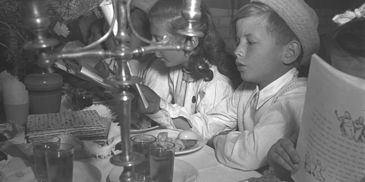 Tel Aviv kindergarteners at Passover seder, April 1949