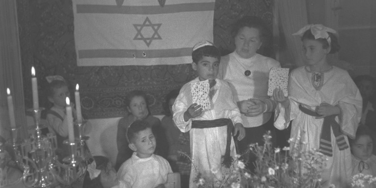 Israeli kindergarten children celebrate Passover seder ceremony in 1949
