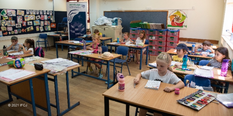 Olim children in classroom in Israel