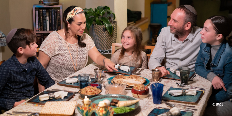 Eckstein family Passover seder