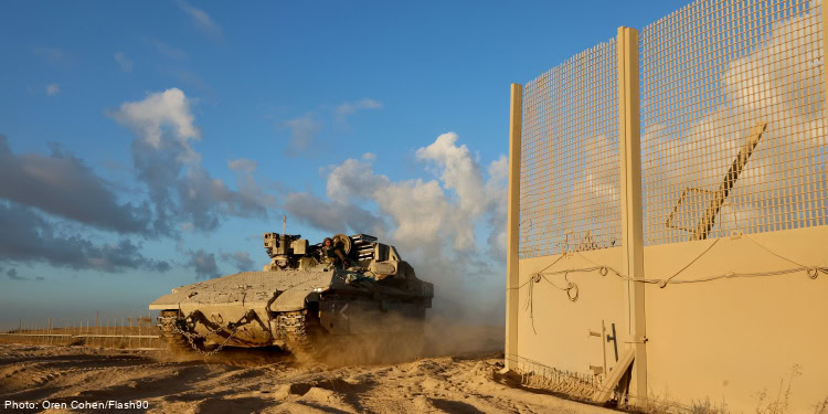 IDF patrols border of Israel and Gaza