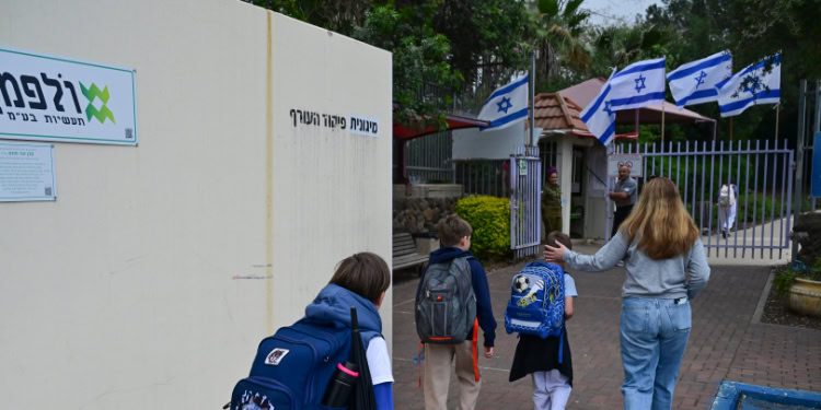 Israeli schoolchildren in Galilee face threats from Hezbollah rocket attacks