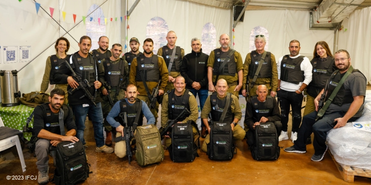 Flak jackets, first responders, security, medic bags