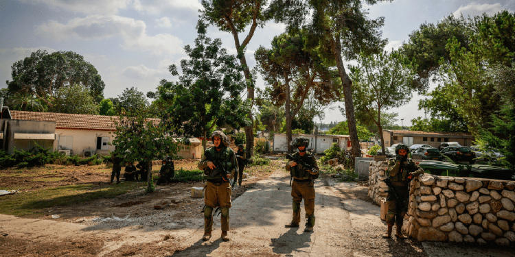 IDF, kibbutz