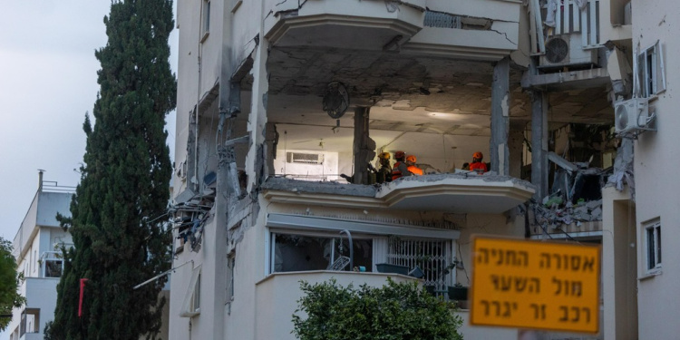 Apartment building in Rehovot, Israel, struck by terrorist rocket from Gaza, May 11, 2023
