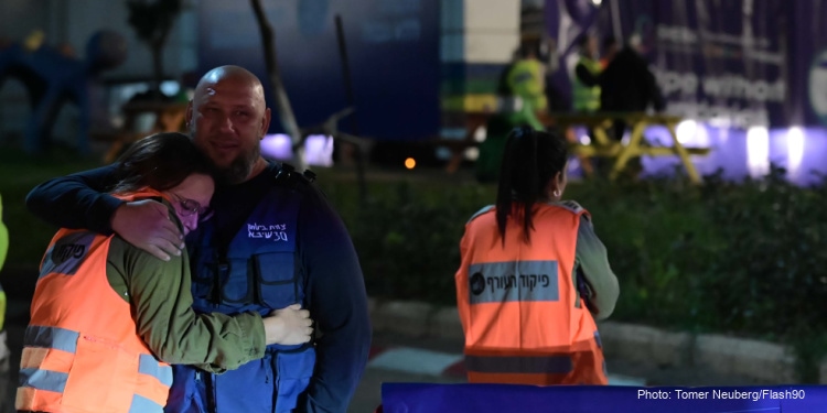 Israeli soldier, hostages arrive, Sheba Medical Center, Ramat Gan