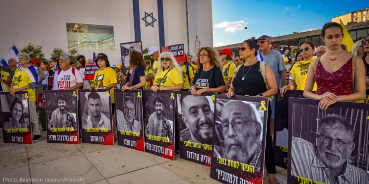 Israelis protest march with fake coffins as they calling for the release of Israelis held kidnapped by Hamas terrorists in Gaza in Tel Aviv, September 5, 2024. Photo by Avshalom Sassoni/Flash90