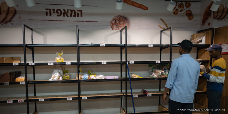 Israelis shop for food amidst anticipitation of an attack from Iran on Israel, at the Rami Levy supermarket in Jerusalem on June 13, 2025. Photo by Yonatan Sindel/Flash90