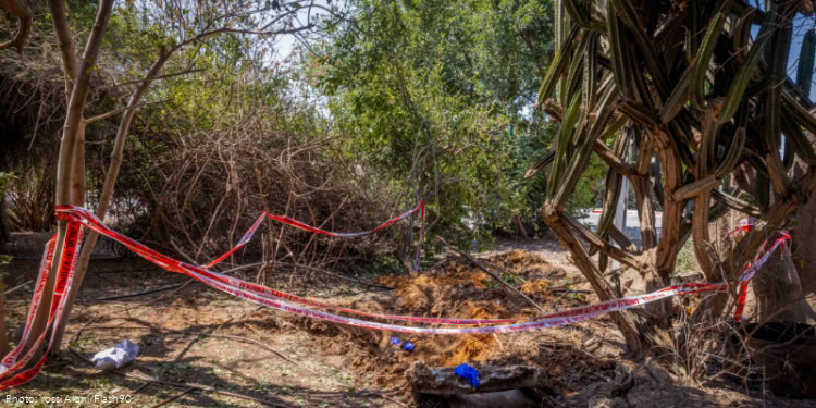 The scene where fragments of a ballistic missile fired from Yemen hit an open area in Moshav Ginaton, central Israel, August 23, 2025.