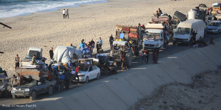 Palestinians who fled Gaza City arrive in a safer area at the Nuseirat Camp, in the central Gaza, September 16, 2025.