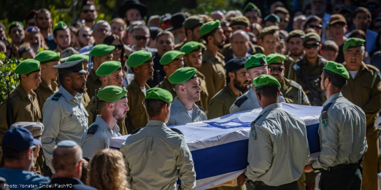 Family and friends attend the funeral of Major Yaniv Kula at Mount Herzl Military Cemetery in Jerusalem, October 20, 2025.