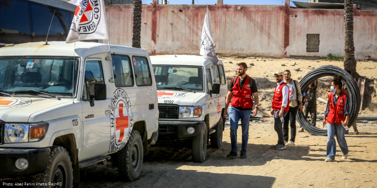 The Red Cross received the bodies of 30 new bodies from October 07 to the Ministry of Health at Nasser Hospital in Hanyounis, during the exchange of two Israeli bodies held by the Palestinian resistance in the Gaza Strip. This came as part of the ceasefire between Israel and Hamas.