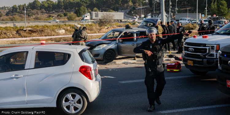 Israeli security forces and rescue personnel at the scene of a terror attack at the Gush Etzion Junction, West Bank, November 18, 2025