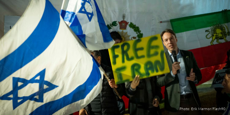 Members of the Iranian Jewish community in Israel hold a demonstration in support of the Iranian people in the city of Holon, central Israel, January 24, 2026