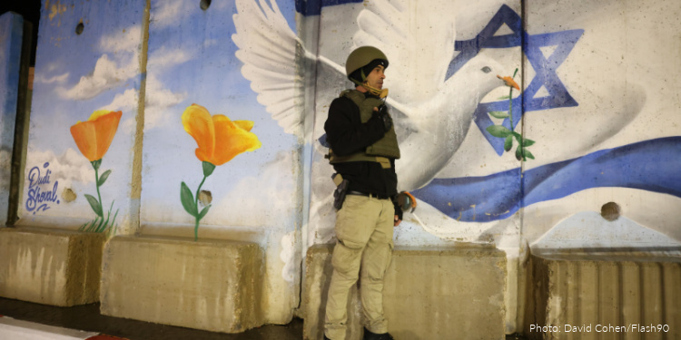 People injured in a missile strike fired by Hezbollah that hit a residential building in the northern Israeli city of Kiryat Shmona arrive at Ziv Medical Center in Safed, northern Israel, March 19, 2026. Photo by David Cohen/Flash90