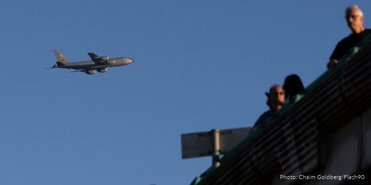 A U.S. Air Force aircraft is seen in the sky above Tel Aviv, June 1, 2026.