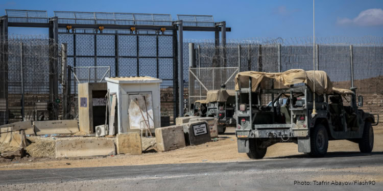 Israeli soldiers seen along the Israeli border with the Gaza Strip, September 6, 2026. Photo by Tsafrir Abayov/Flash90
