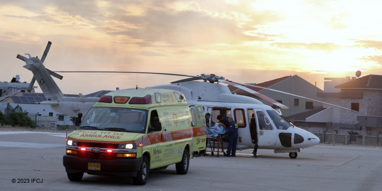 Fortified ICU, transporting wounded, Barzilai