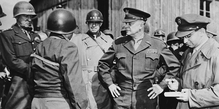 Black and white image of U.S. Army officers.