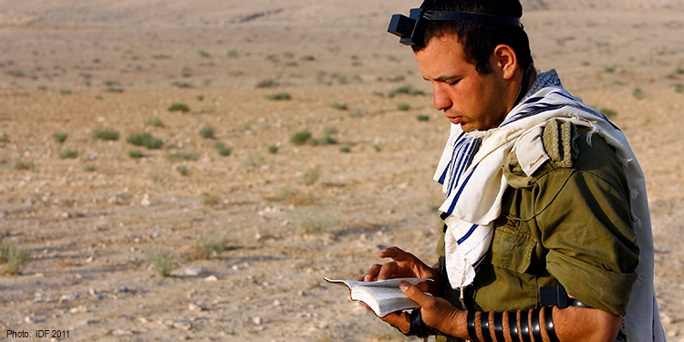 IDF Solder Praying
