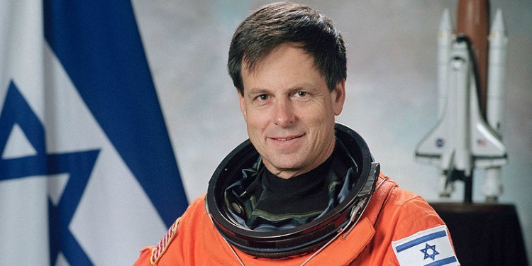 Portrait image of Ilan Ramon an Israeli astronaut.