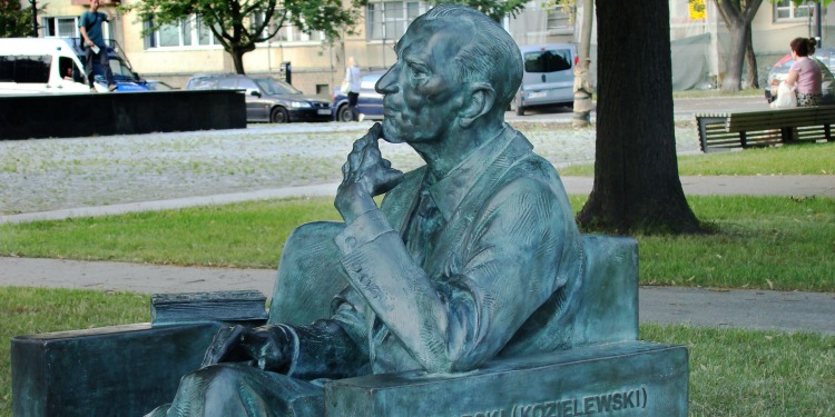 Jan Karski monument