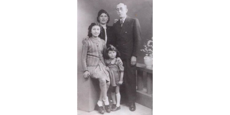 Rochelle Kokotek (oldest daughter) and family, 1942