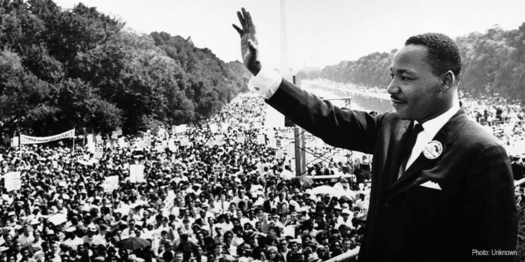 MLK addressing a crowd from the steps of the Lincoln Memorial