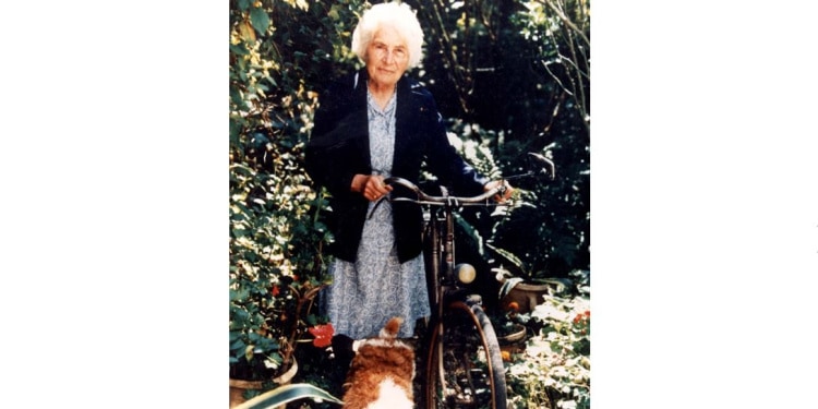 Marie-Rose Gineste with her bicycle