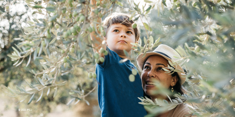 Yael Eckstein with her son Shimmy