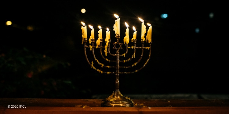 hanukkah menorah