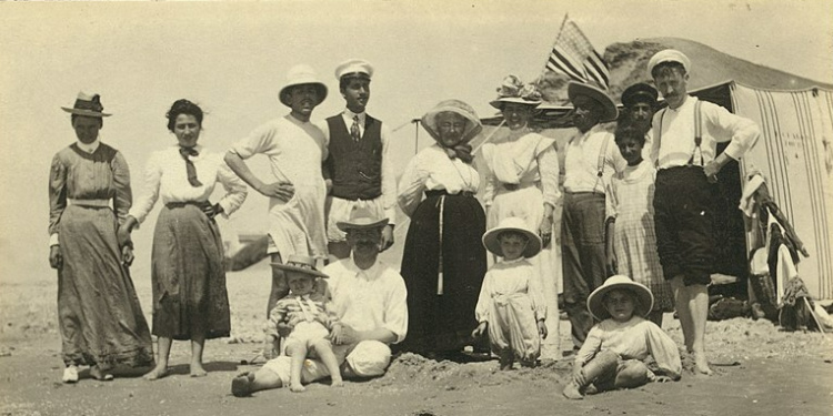 Members of the American Colony on the beach in Jaffa, 1900