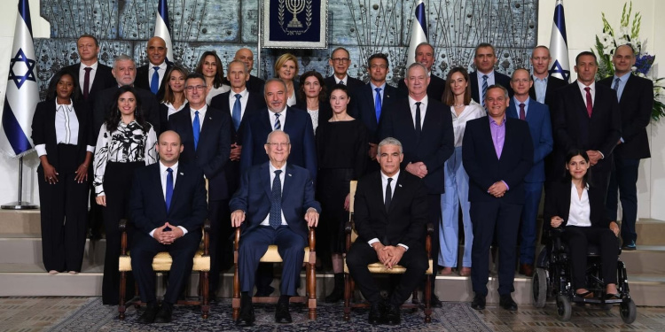 New Israeli government meets with outgoing President Rivlin