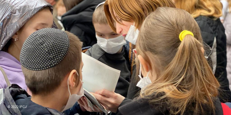 Jewish orphans from Ukraine prepare to make aliyah to Israel, March 2022