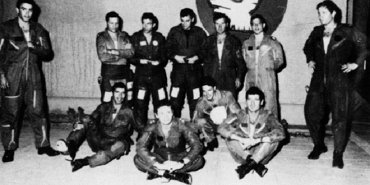 Amir Nachomi (seated, second from left), Israeli fighter pilot and Yom Kippur War hero