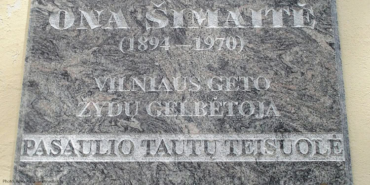 Plaque in memory of Ona Šimaitė