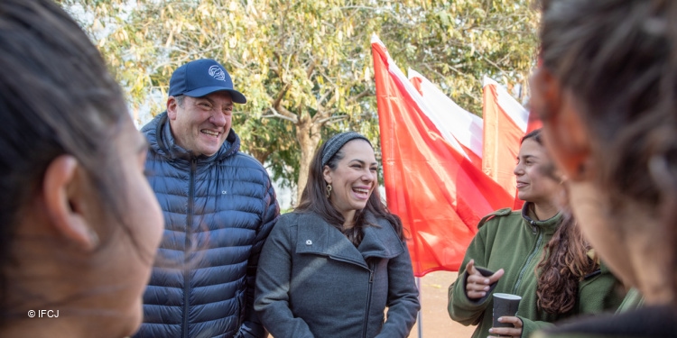 Rabbi Eckstein and Yael Eckstein bring joy to IDF soldiers, 2019