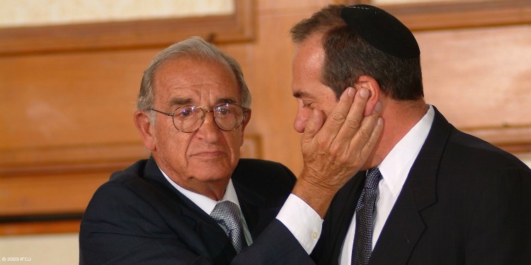 Rabbi Simon Eckstein with his son Rabbi Yechiel.