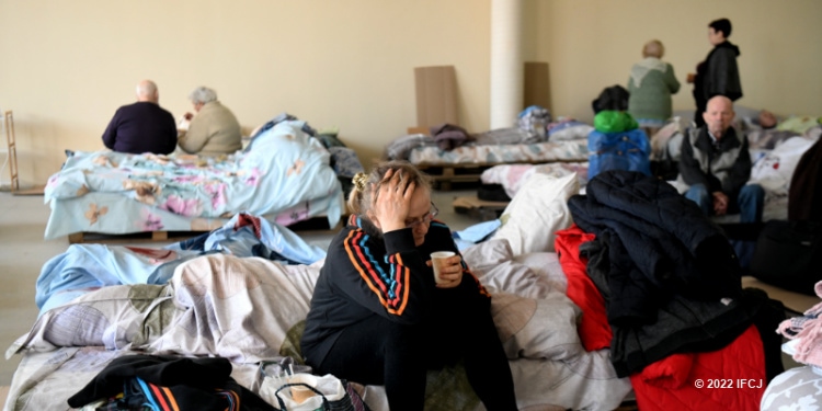 Refugees from Ukraine in IFCJ-supported shelter in Moldova, March 2022